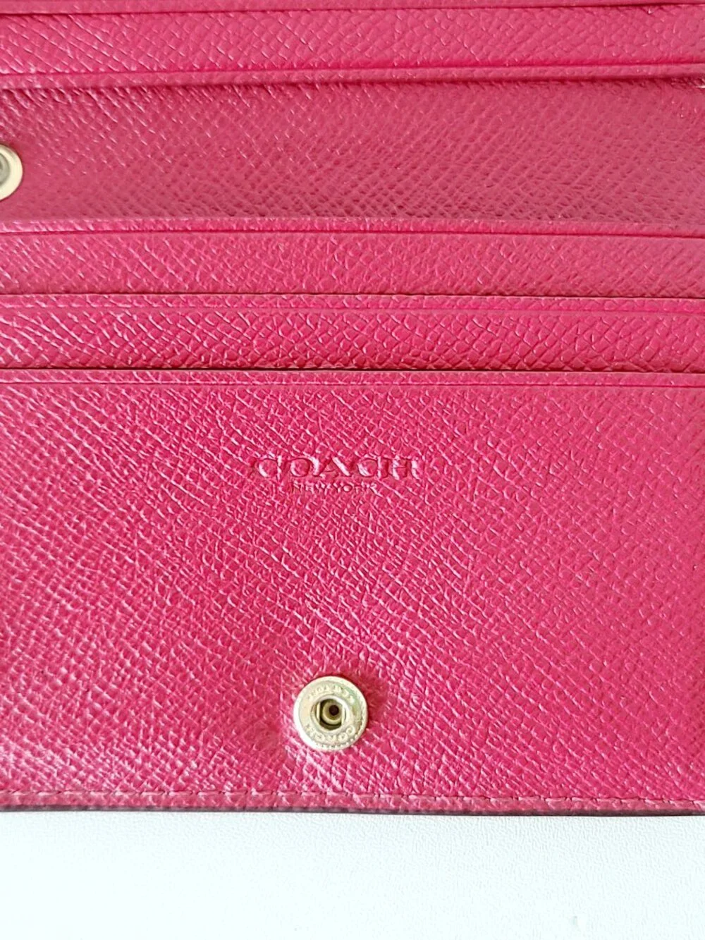 Coach Bifold Card Case Deep Pink Pebbled Leather with Key Chain